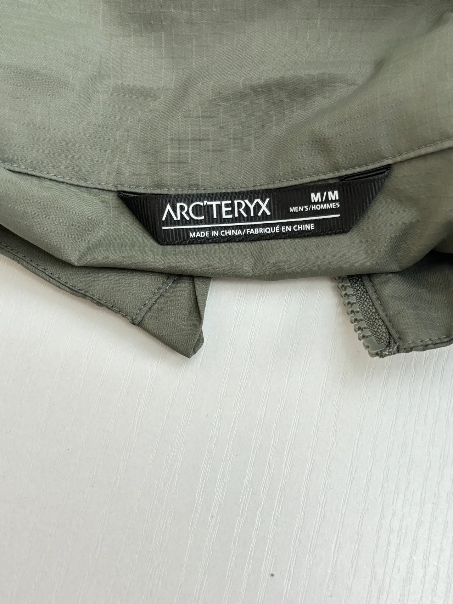 ARC‘TERY ， ， 。 ， 。 ，Squamish ， ， 。 ， ， ， 。 、 ，Arcteryx Squamish 。 Size：S/M/L/XL/XXL